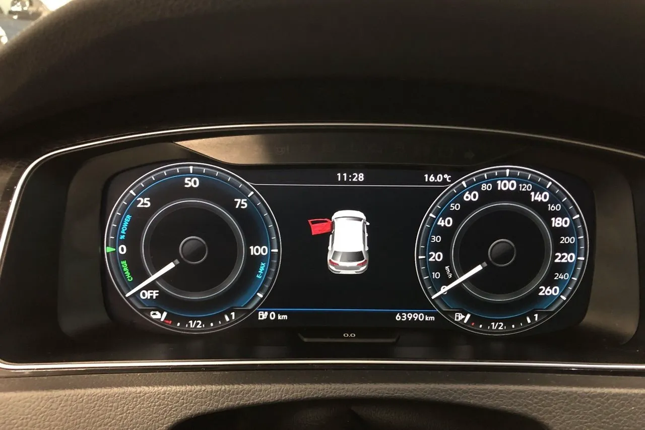 Vehicle image 16
