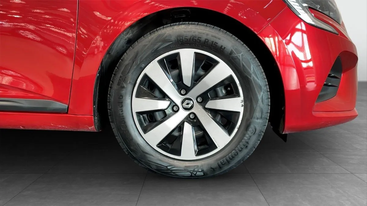 Vehicle image 8