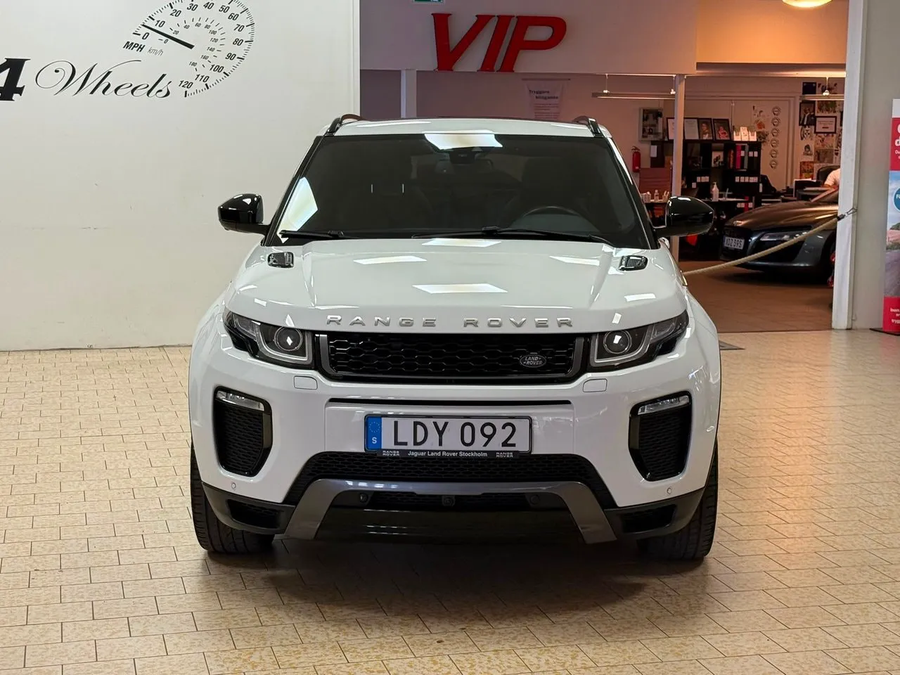 Vehicle image 9