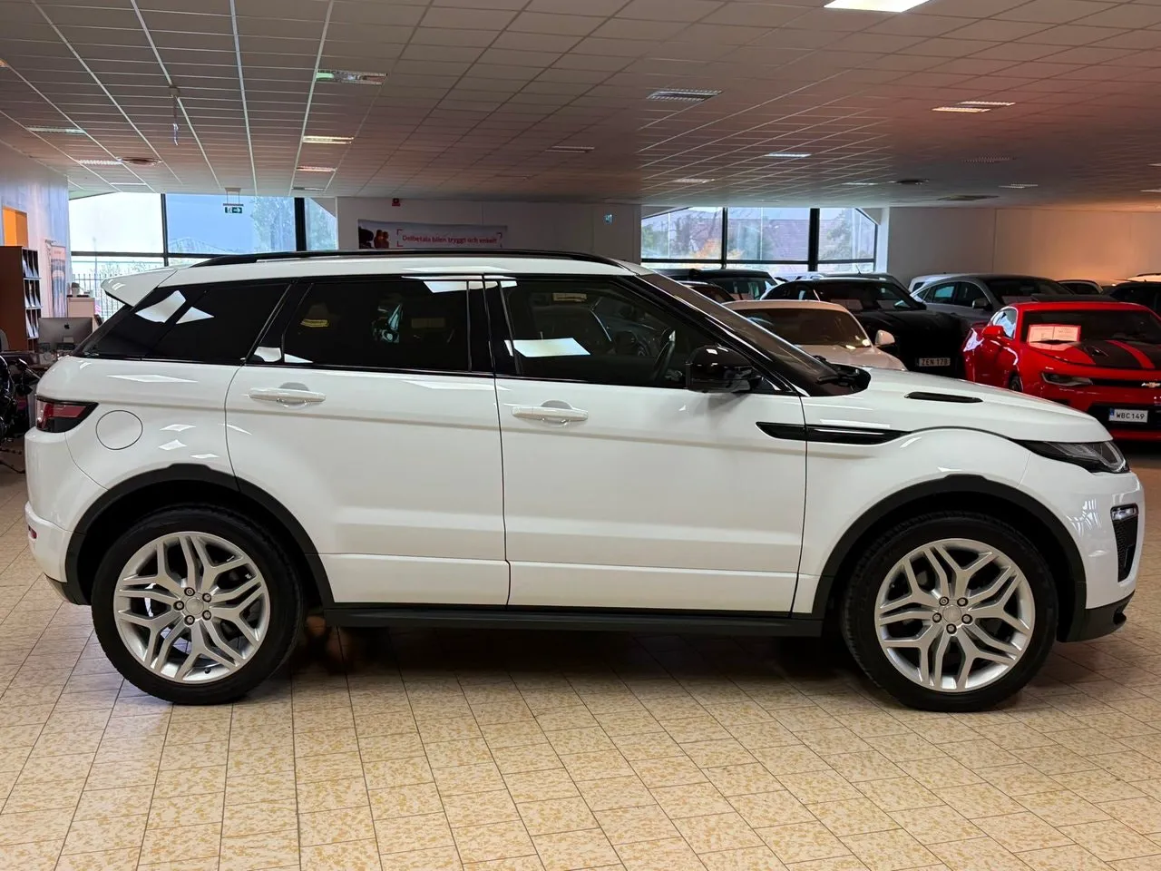 Vehicle image 7