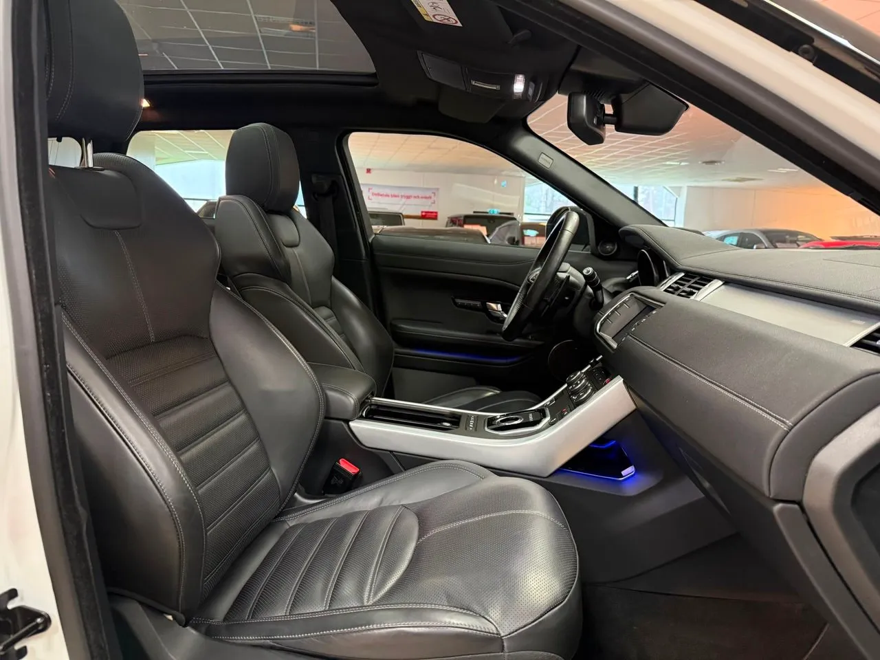 Vehicle image 18