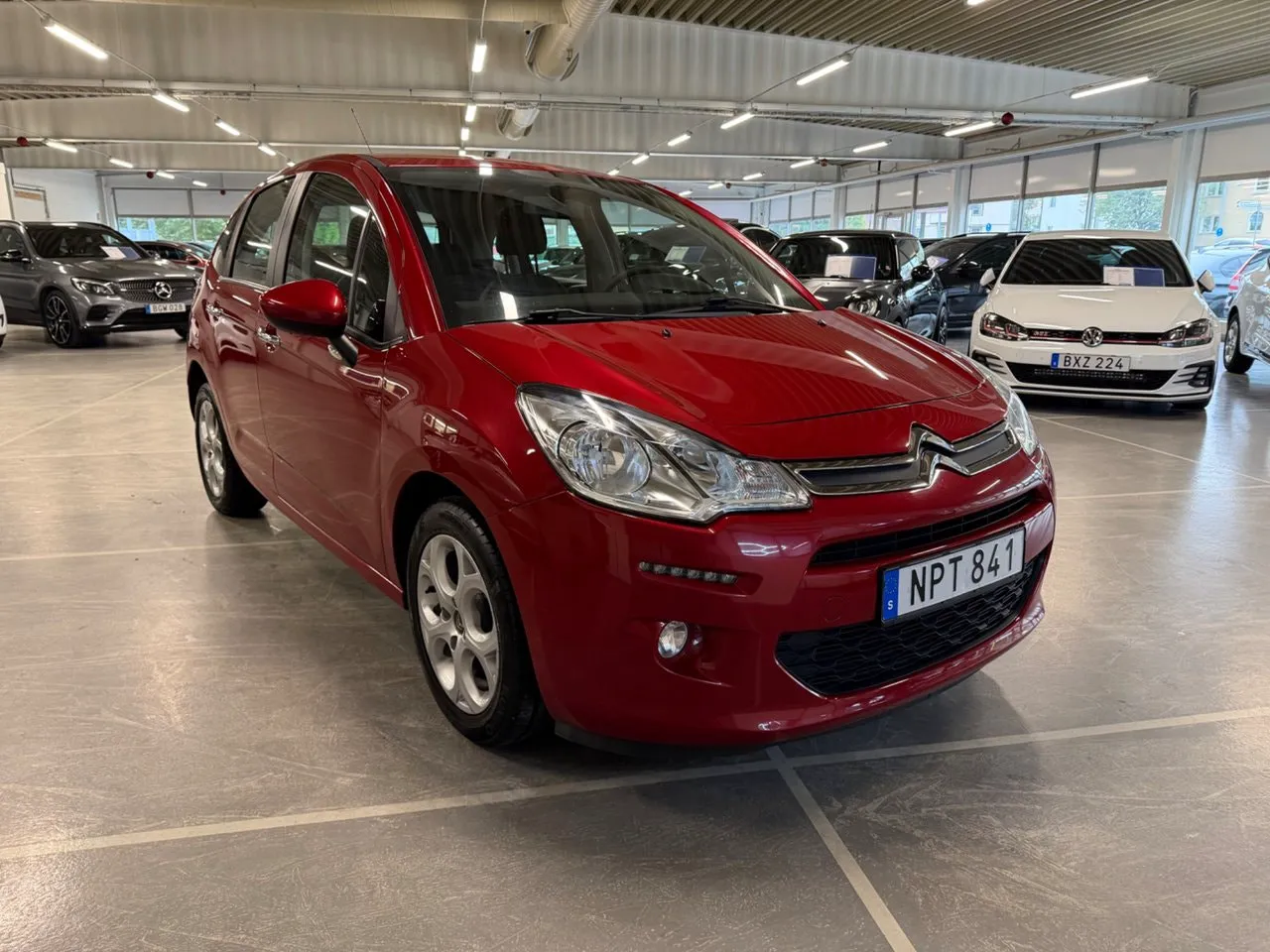 Vehicle image 1