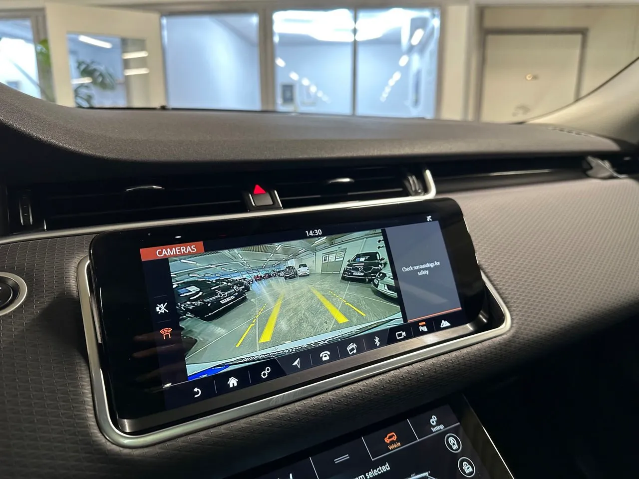 Vehicle image 18