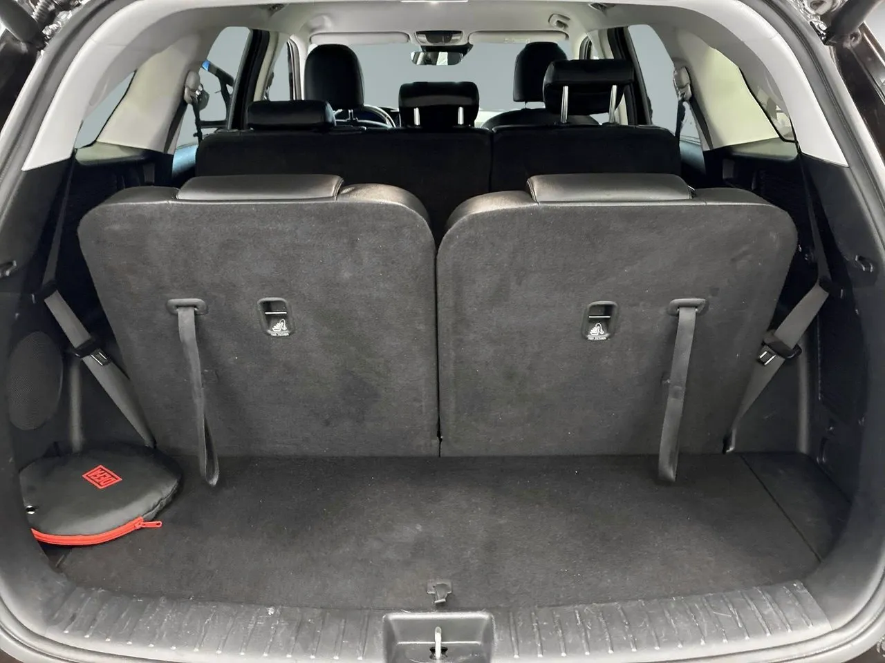 Vehicle image 32