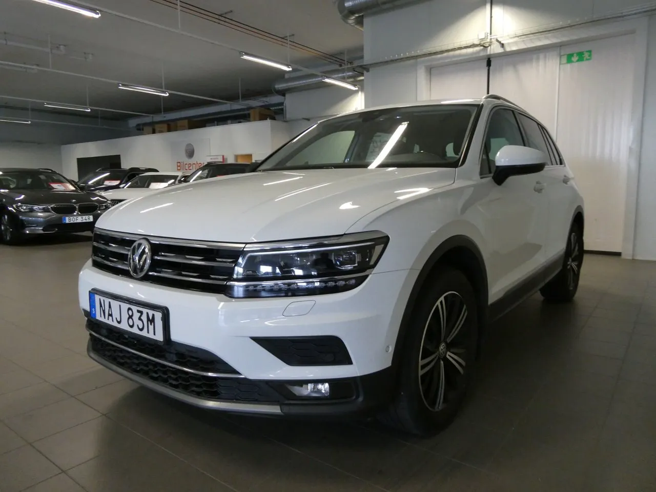 Vehicle image 13