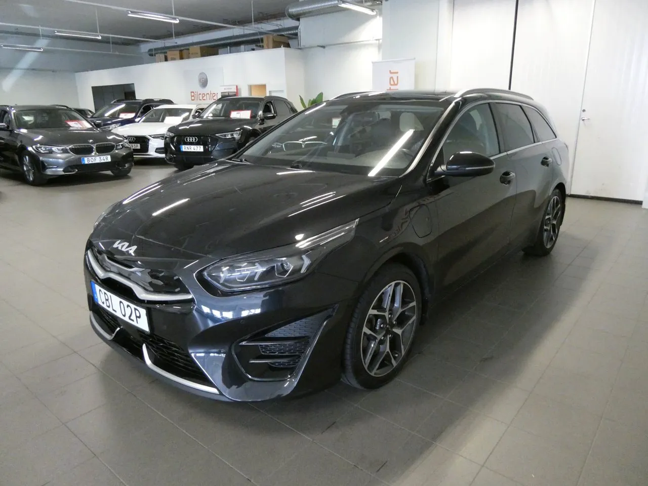 Vehicle image 6