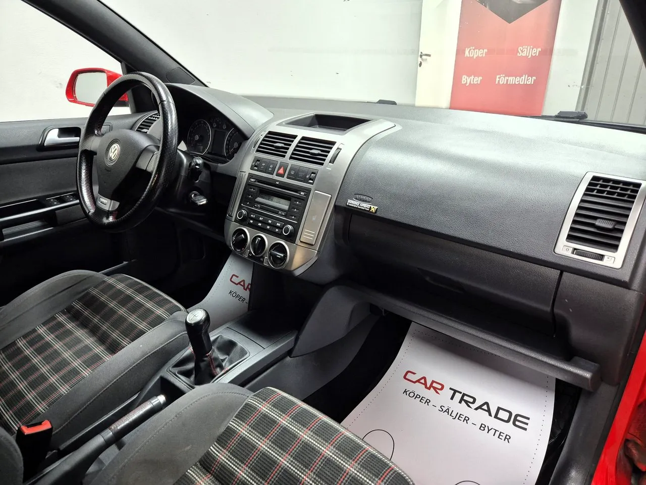 Vehicle image 18