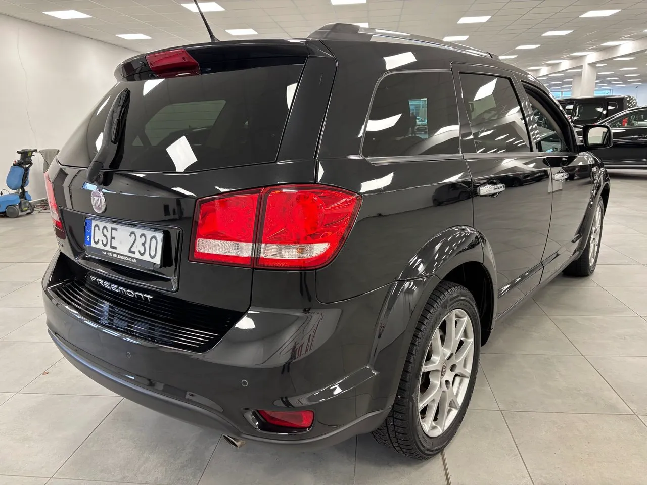 Vehicle image 1