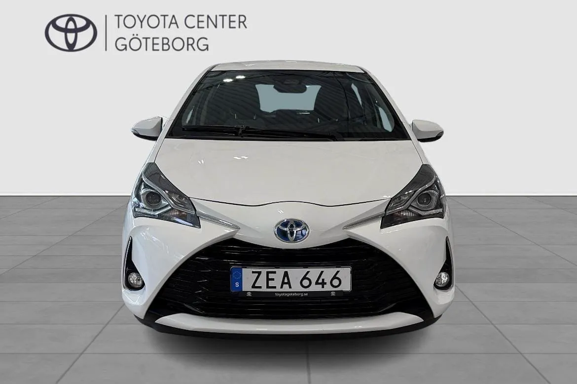 Vehicle image 6