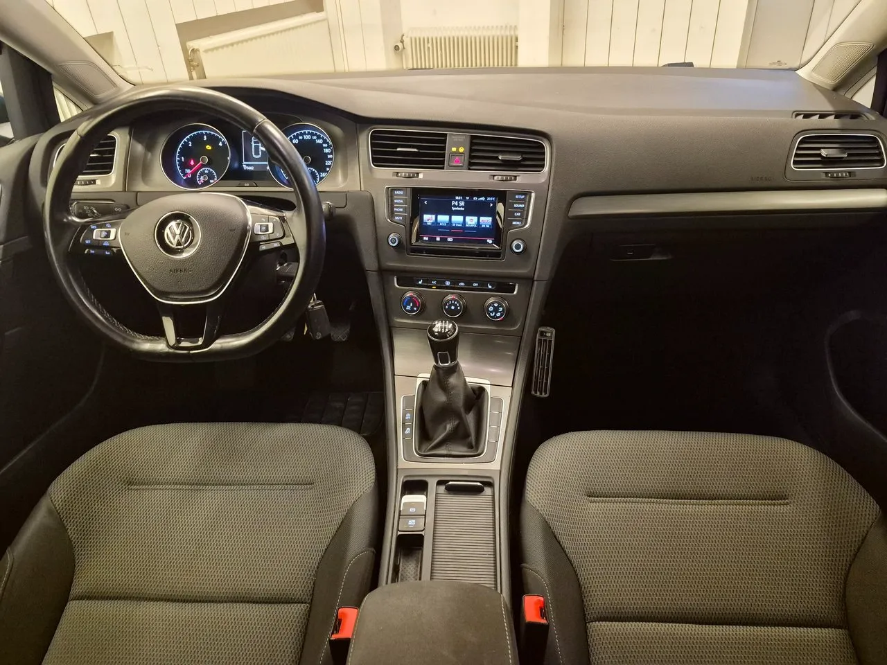 Vehicle image 7
