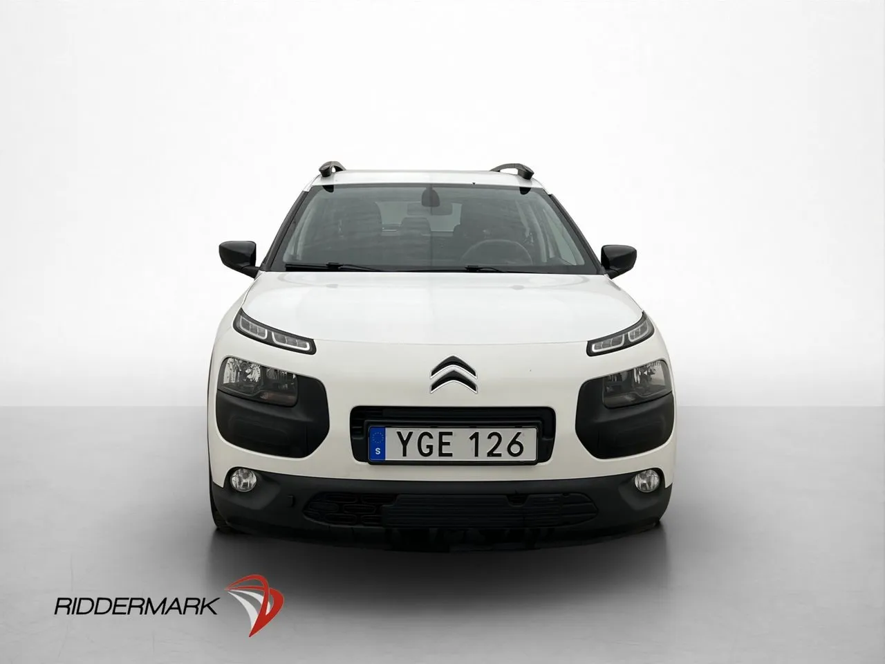 Vehicle image 15