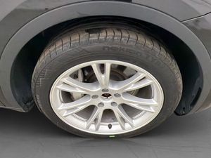 Tesla Model Y bild 33