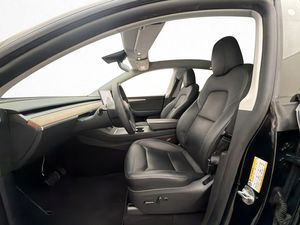 Tesla Model Y bild 13