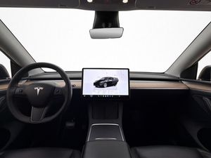 Tesla Model Y bild 15