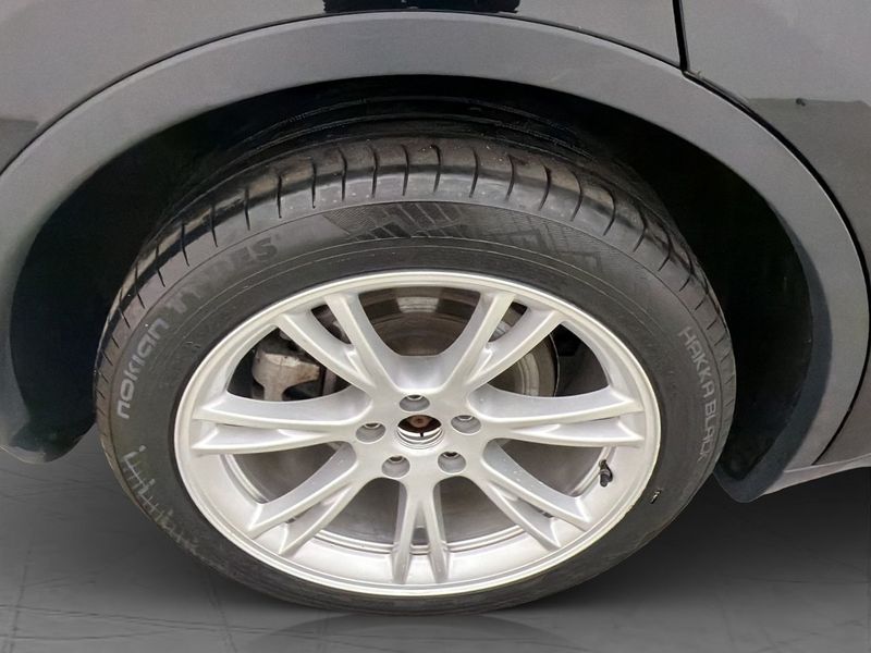 Tesla Model Y bild 32