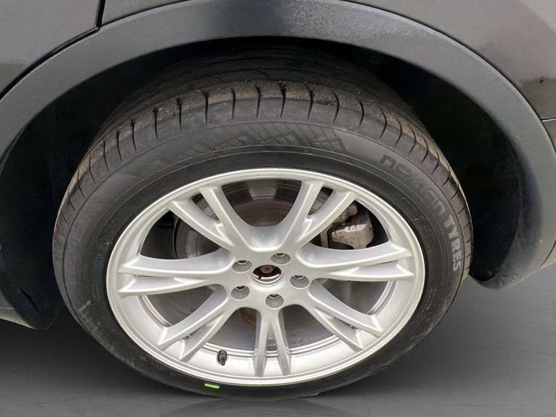 Tesla Model Y bild 31