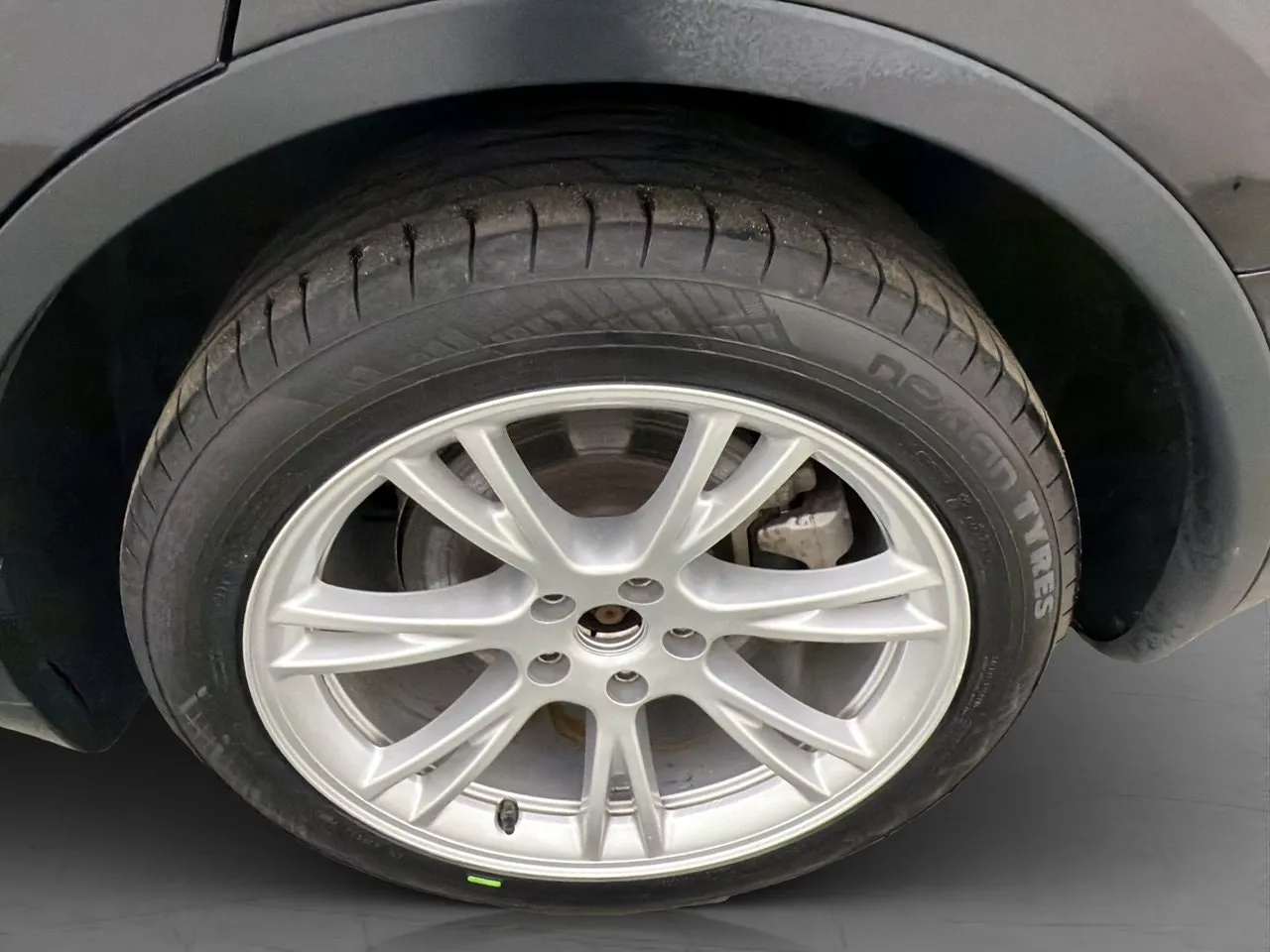 Vehicle image 30