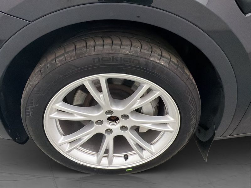 Tesla Model Y bild 30
