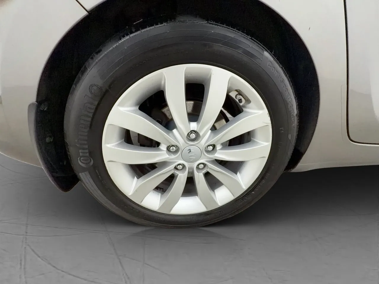Vehicle image 30