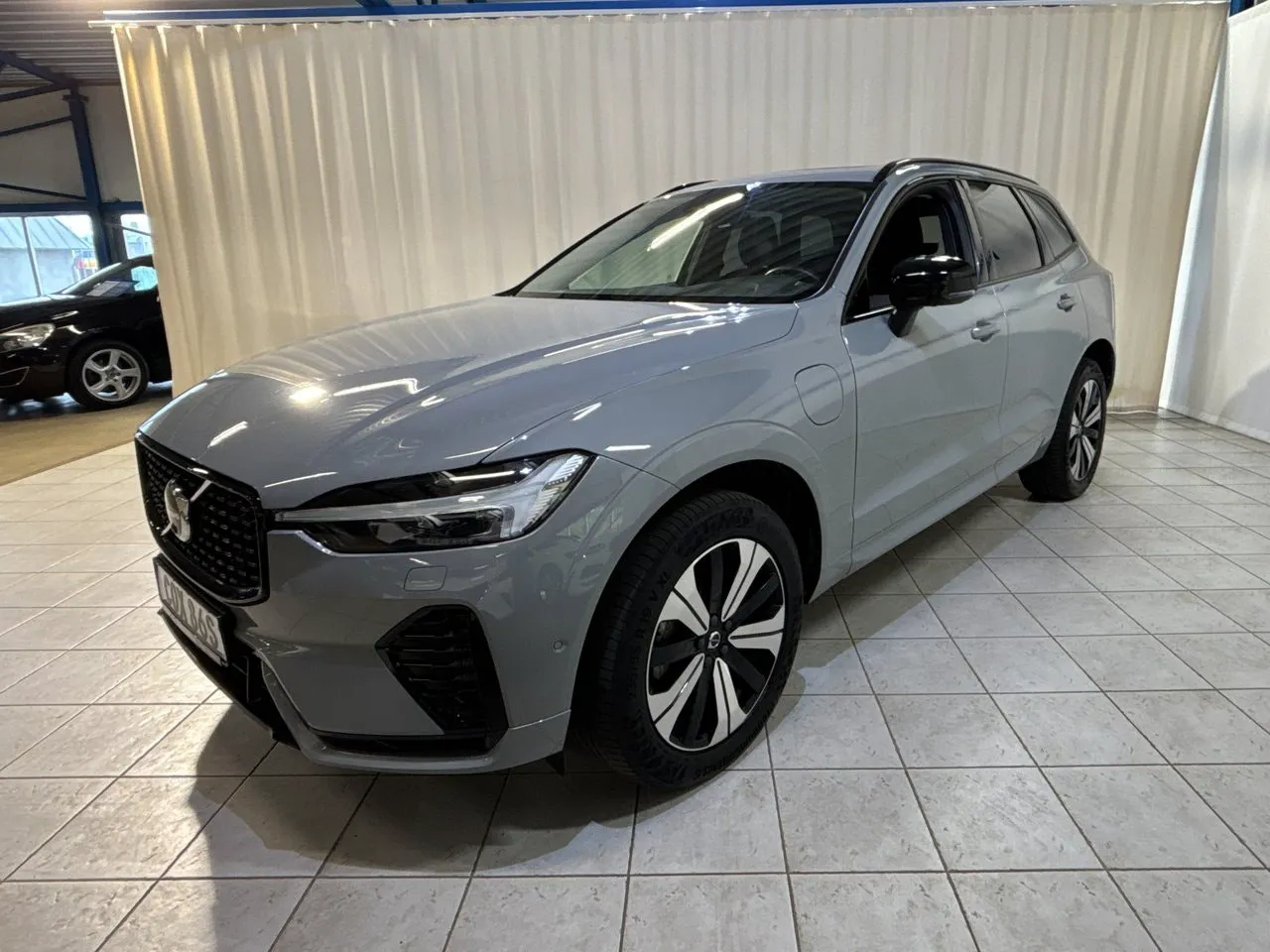 Vehicle image 16