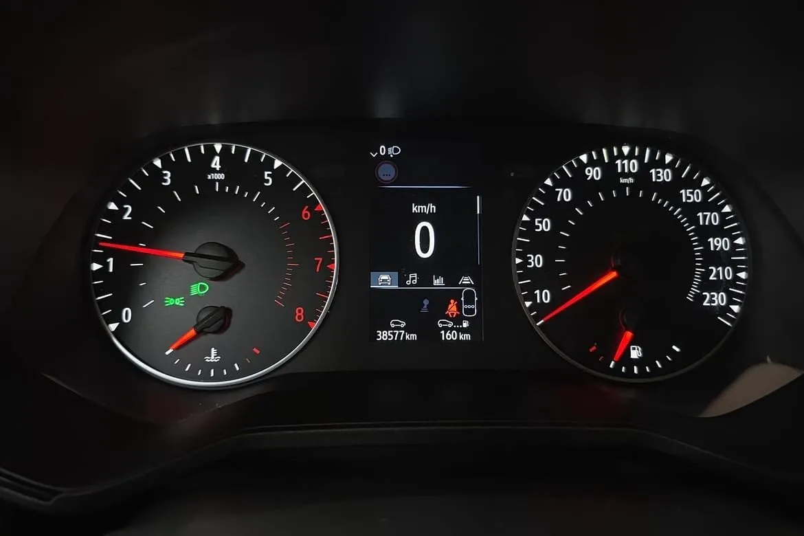 Vehicle image 15