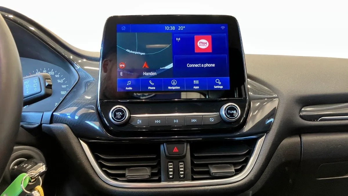 Vehicle image 11