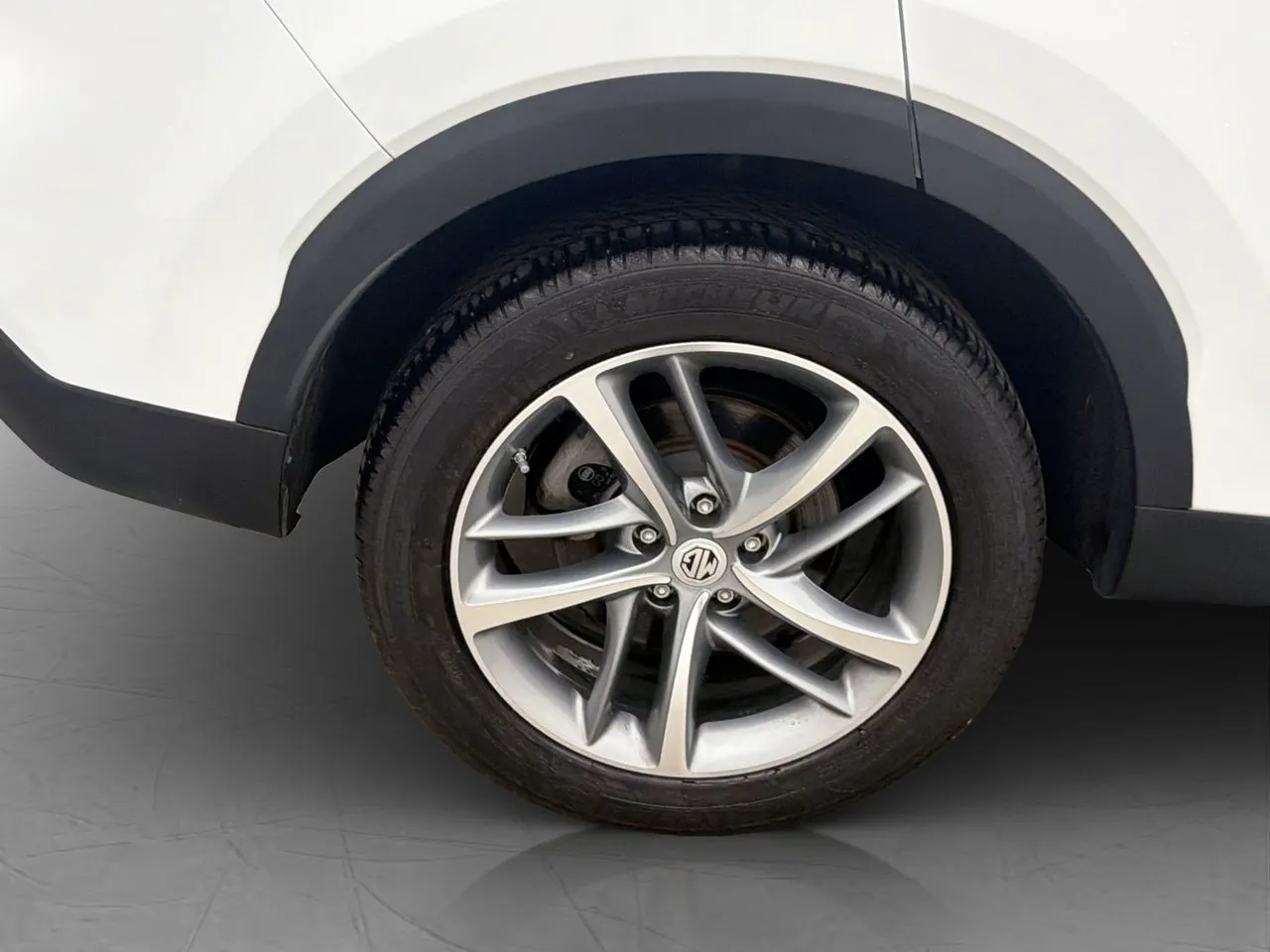 Vehicle image 30