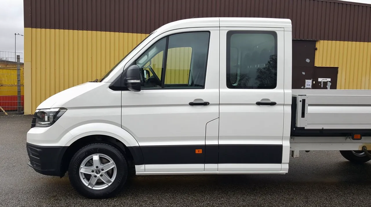 Vehicle image 23