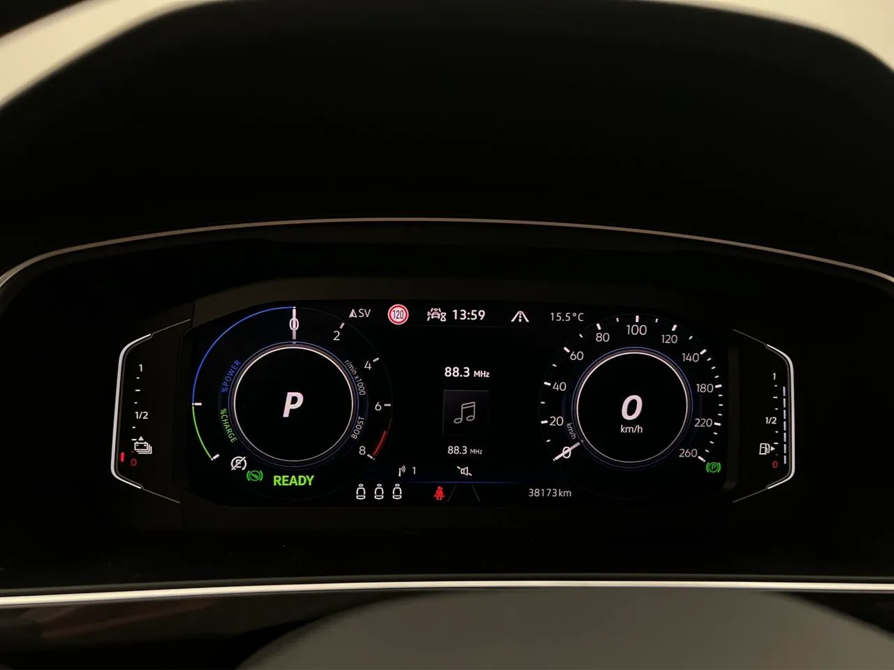 Vehicle image 16