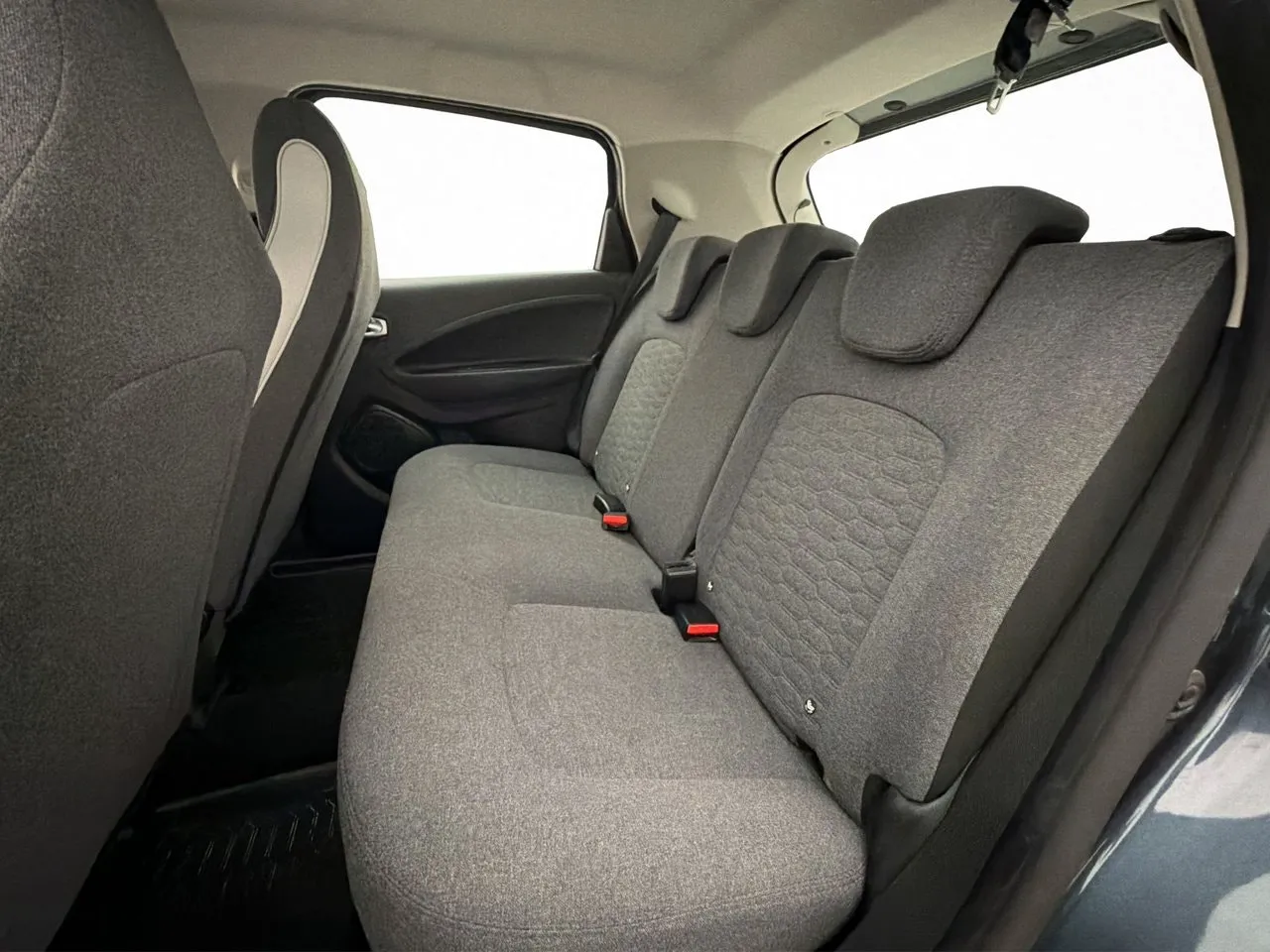 Vehicle image 25