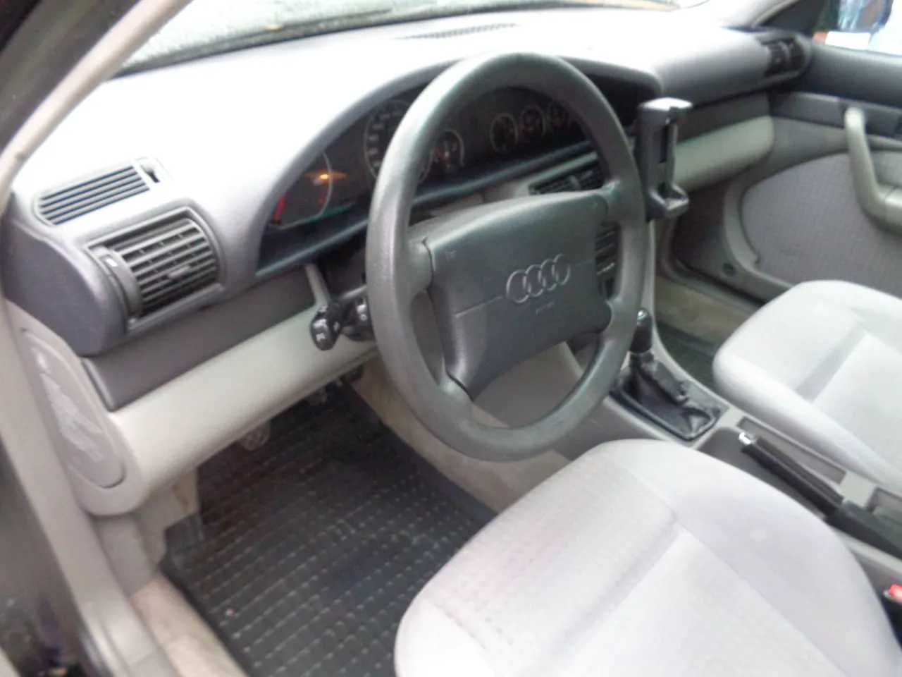 Vehicle image 33