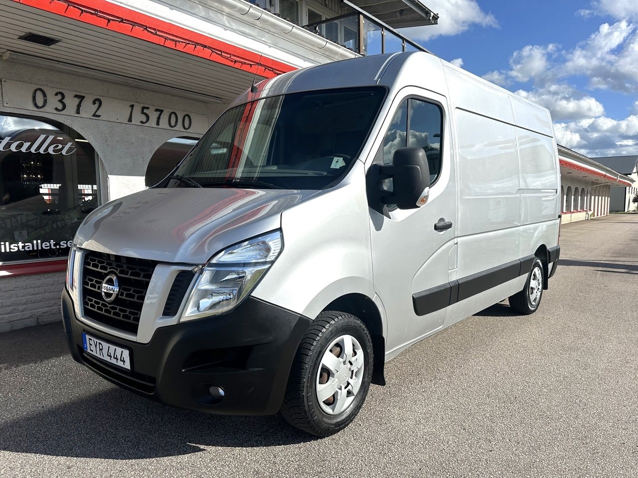 Nissan NV400