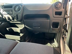 Nissan NV400 bild 11