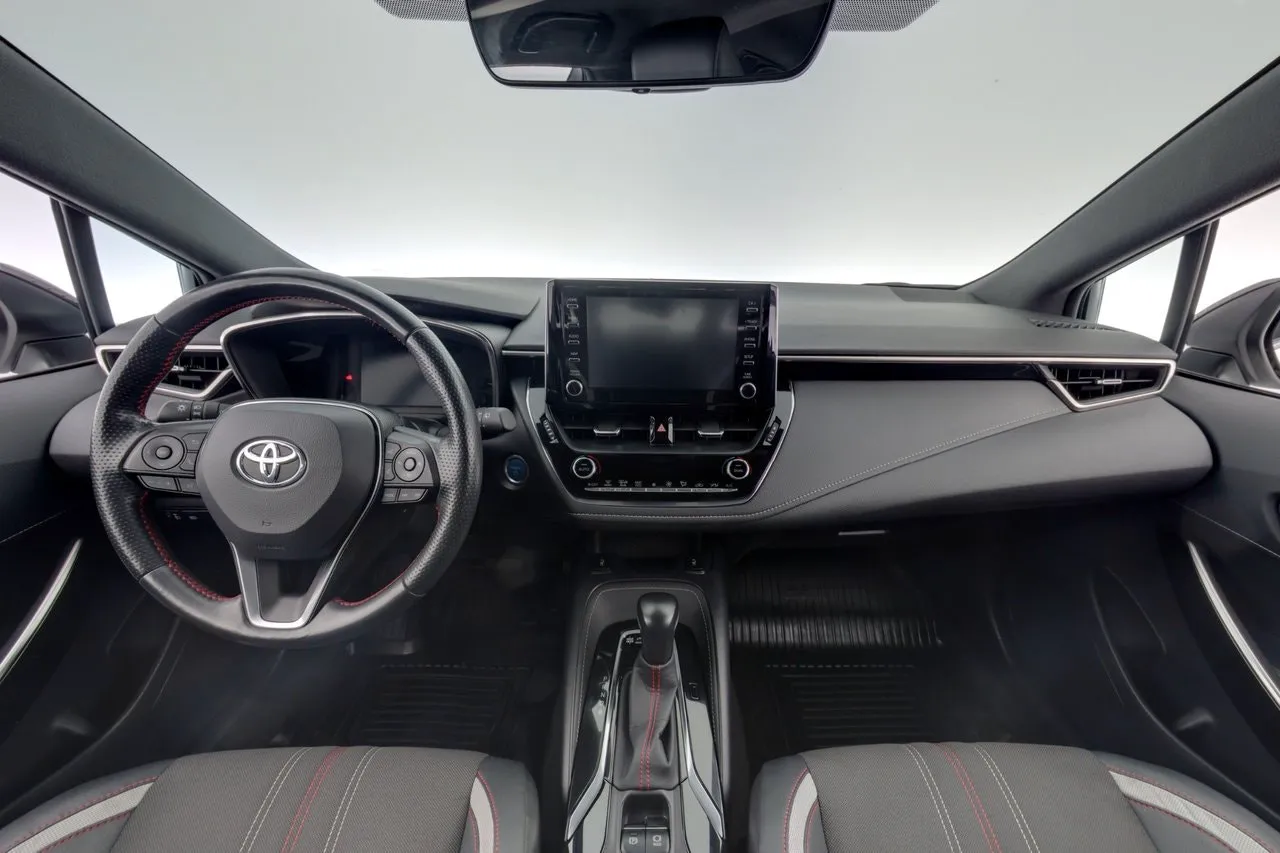 Vehicle image 12