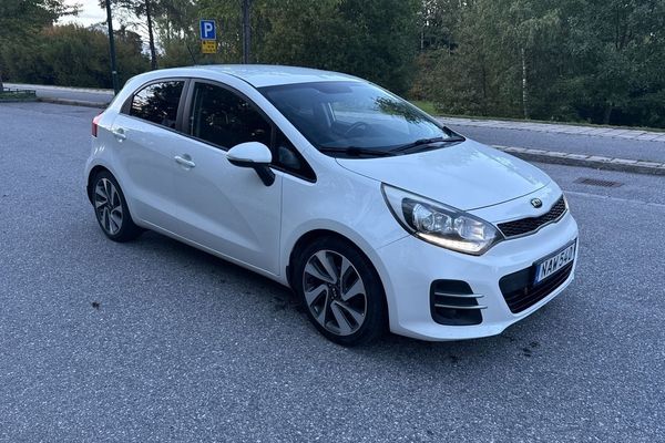Kia Rio 5-d 1.2 CVVT GLS Navi Rattvärme Mkt välvårdad Full sbok - 2015