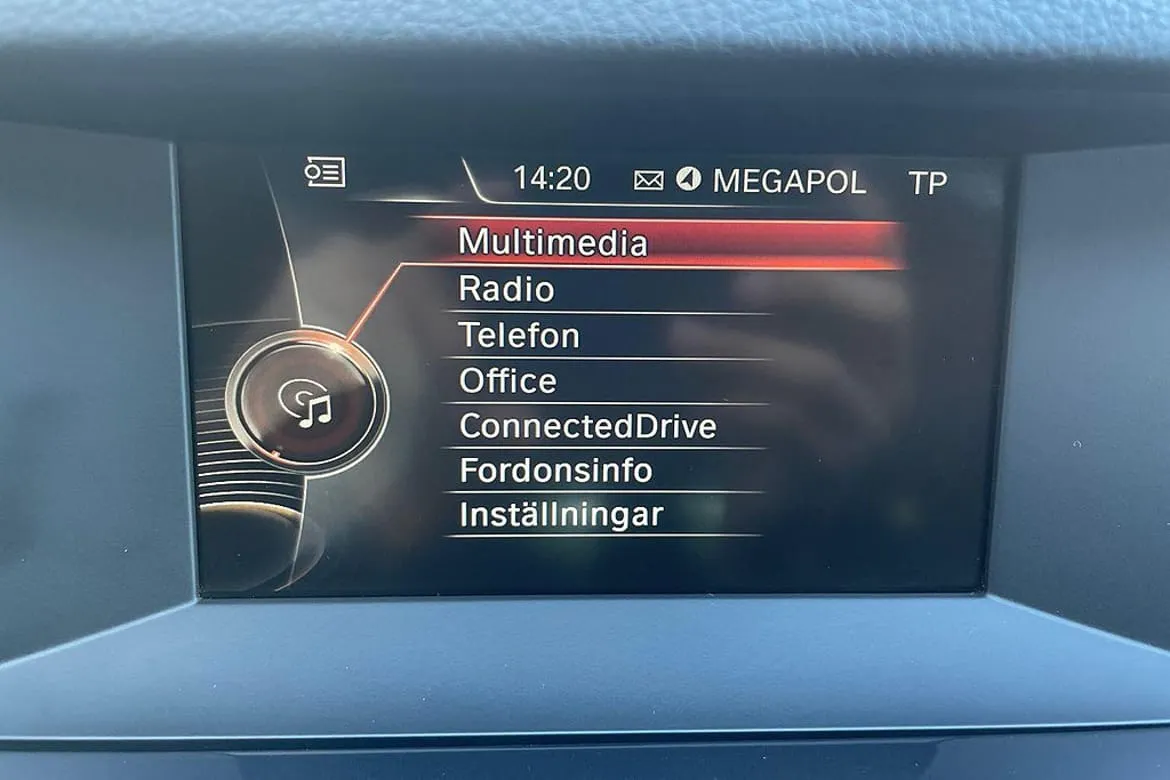 Vehicle image 14