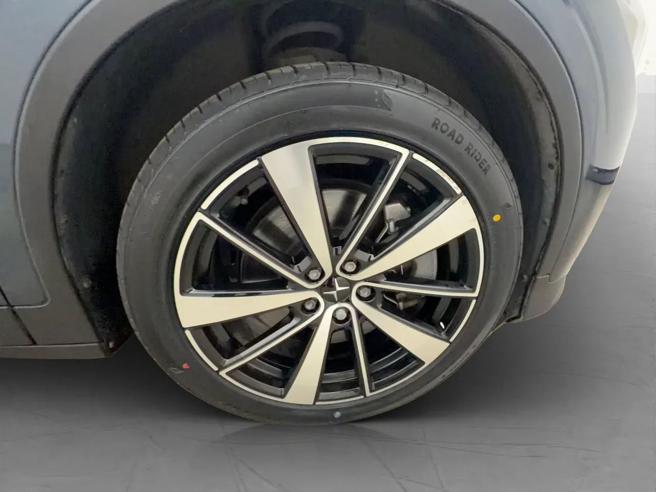 Vehicle image 35