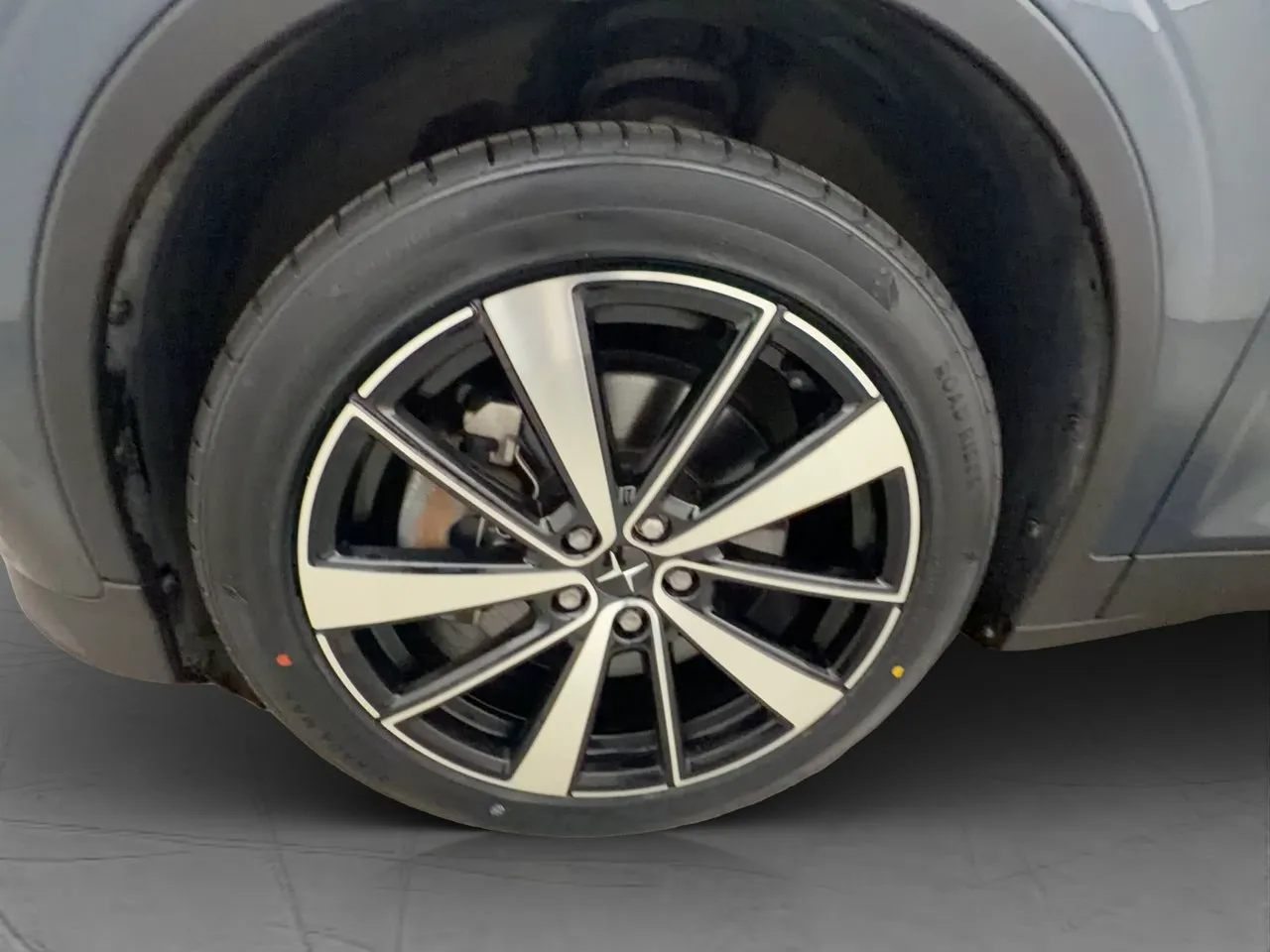 Vehicle image 32
