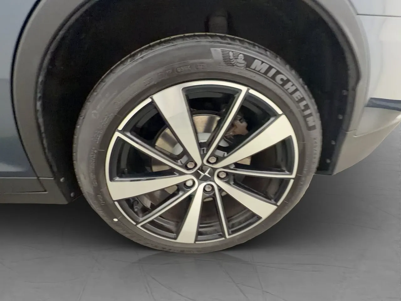Vehicle image 33