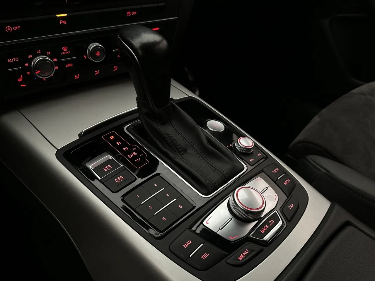 Vehicle image 26