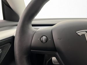 Tesla Model 3 bild 17