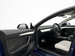 Tesla Model 3 bild 9