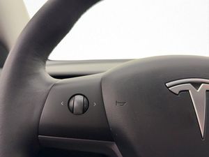 Tesla Model 3 bild 26