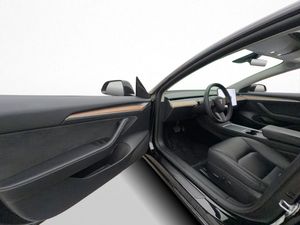 Tesla Model 3 bild 14