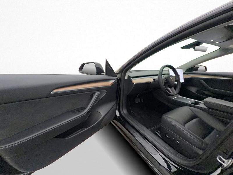 Tesla Model 3 bild 14