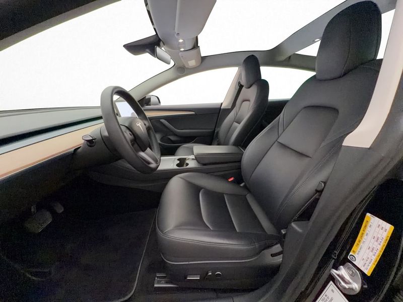 Tesla Model 3 bild 15