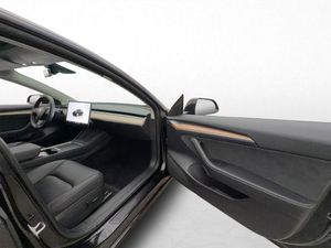 Tesla Model 3 bild 10