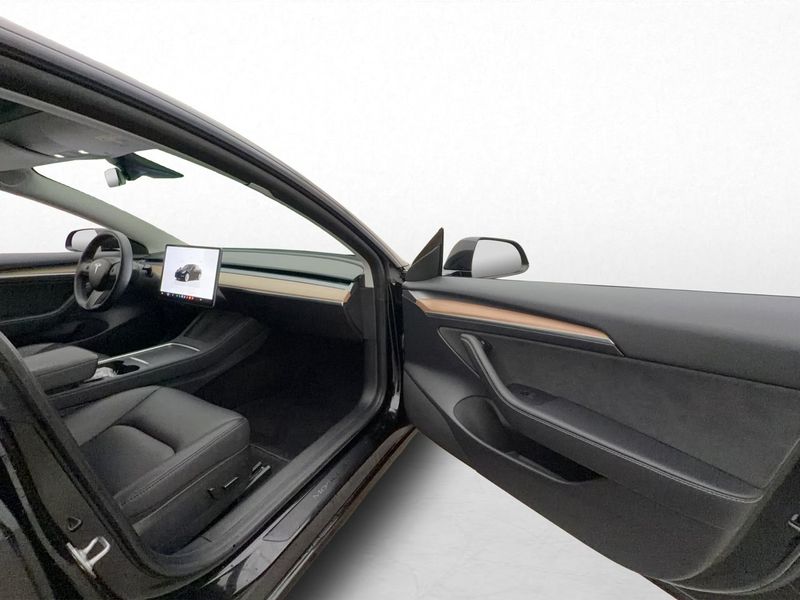 Tesla Model 3 bild 10