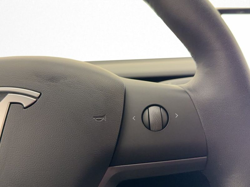 Tesla Model 3 bild 25