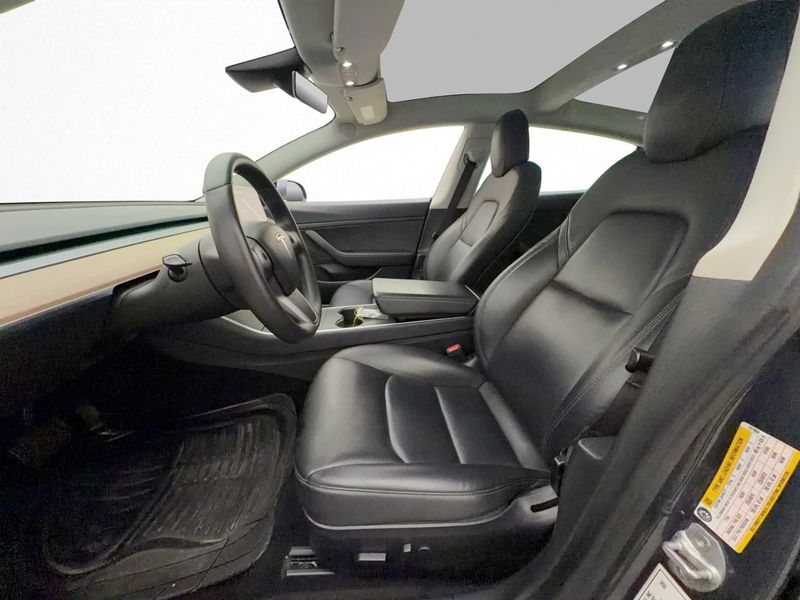 Tesla Model 3 bild 10